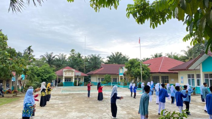 MAN 3 Merangin Rayakan Hari Kebangkitan Nasional dengan Senam Bersama