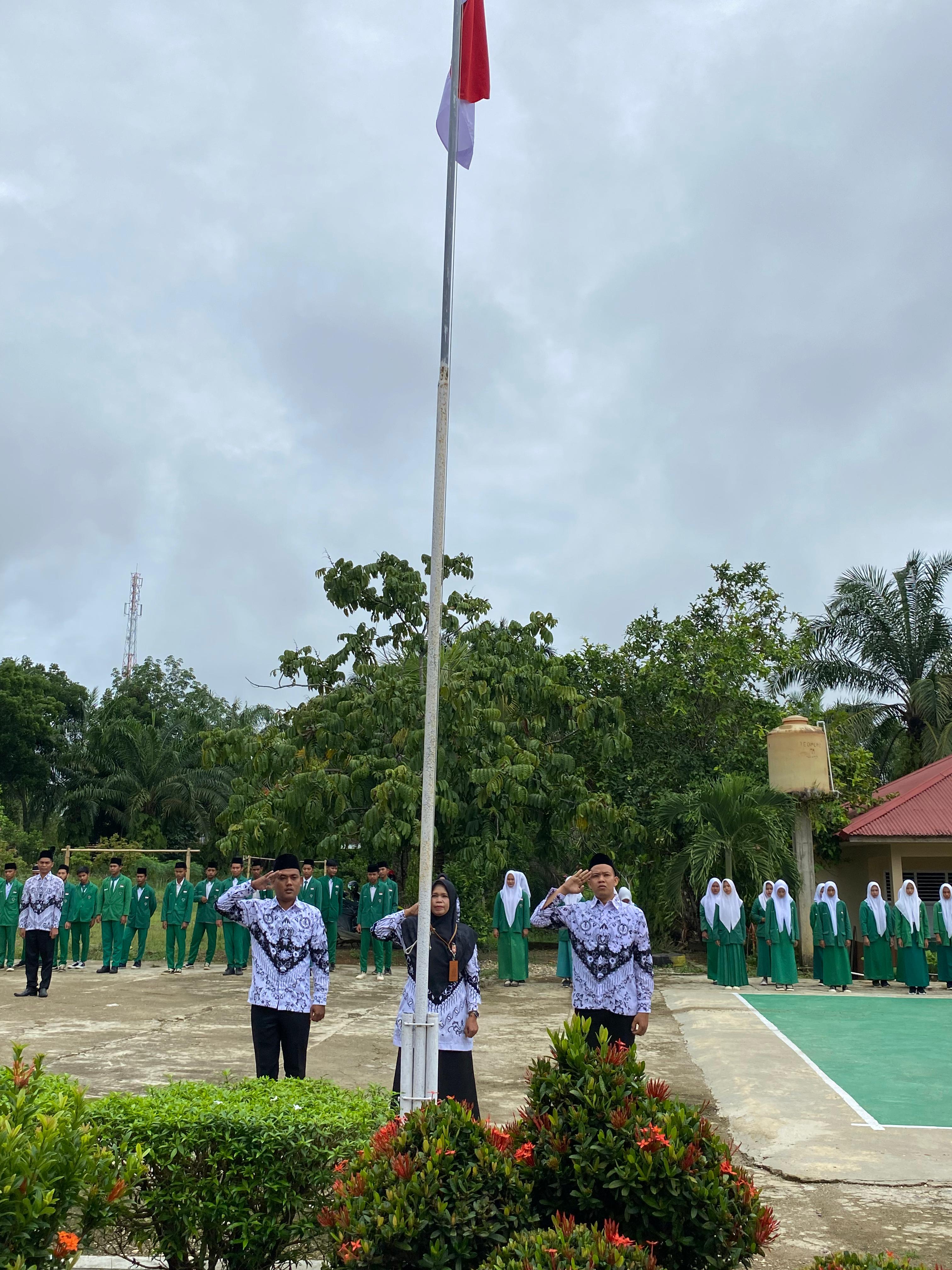 Upacara Peringatan Hari Guru Nasional di MAN 3 Merangin