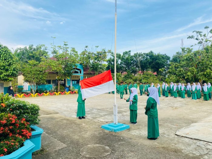 MAN 3 Merangin Gelar Upacara Hari Pahlawan 2025