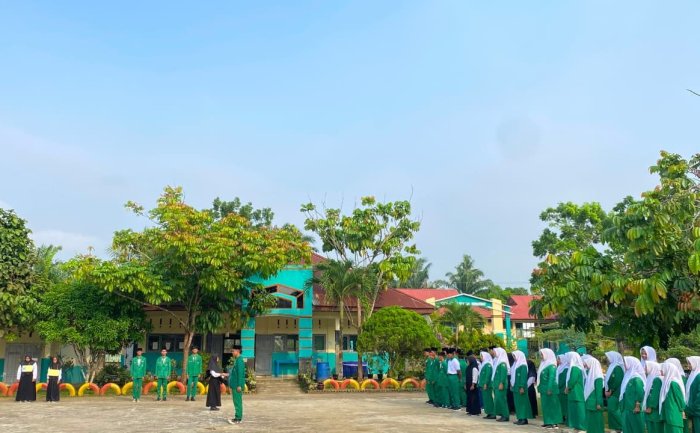 Upacara Bendera Awali Tahun Ajaran Baru 2026/2027, Kepala MAN 3 Merangin Resmi Buka MATAMUDA