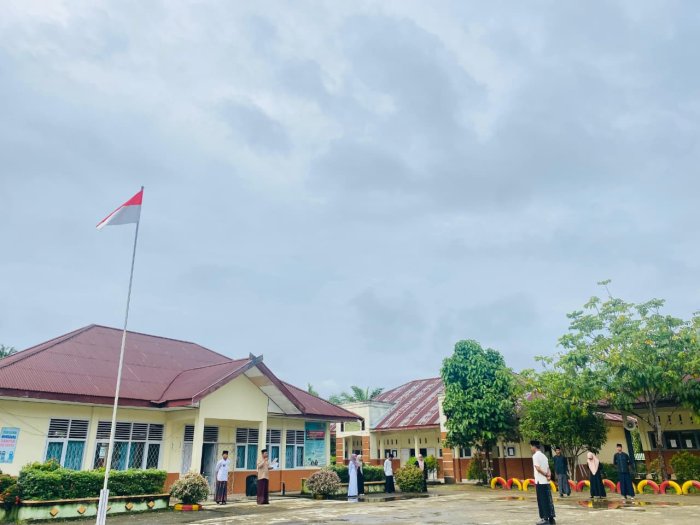 Upacara Peringatan Hari Santri di MAN 3 Merangin