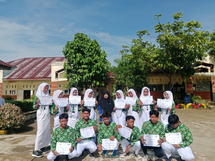 MAN 3 Merangin Bagikan Hadiah Lomba PTA dan Lomba HUT RI ke 80